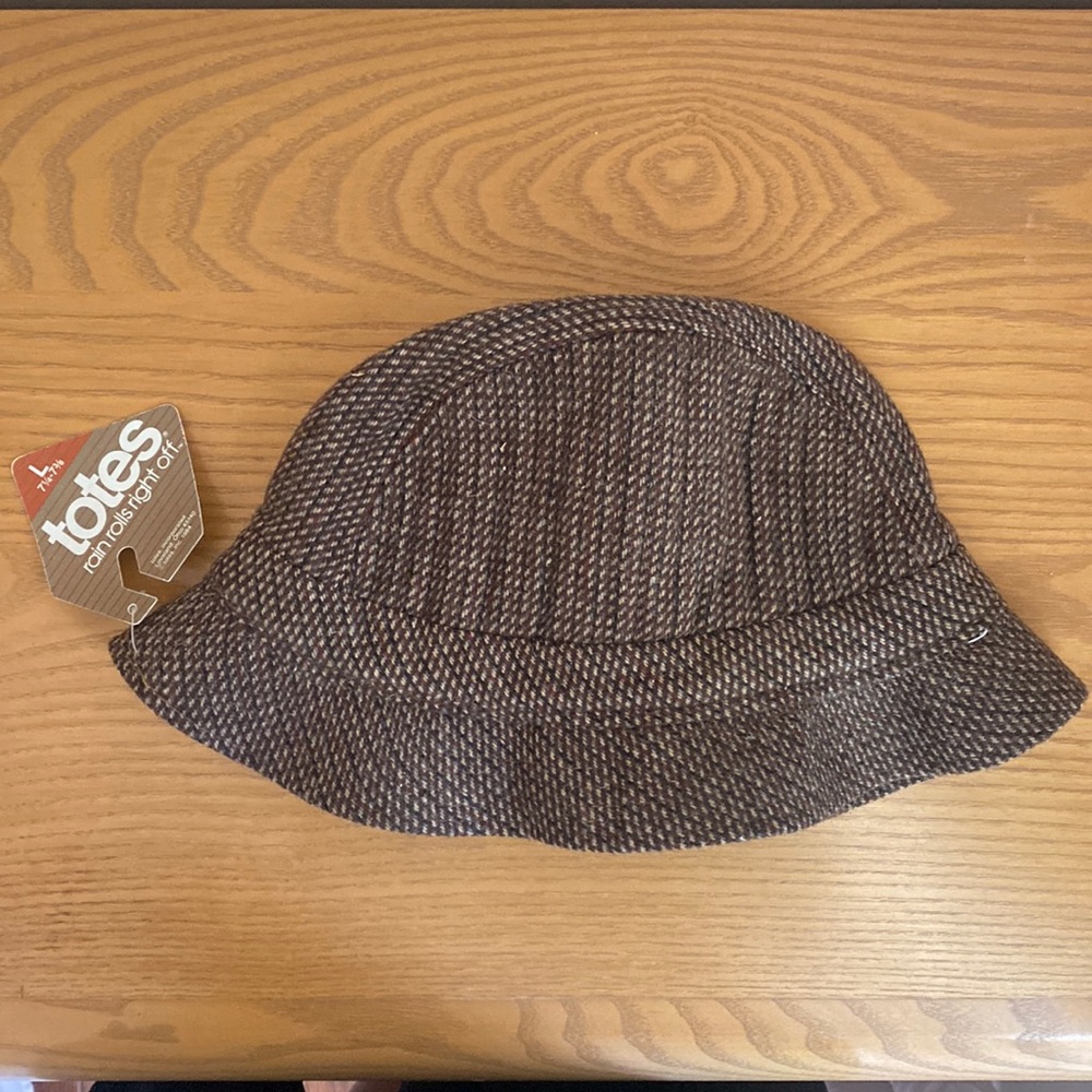 NWT Totes Bucket Hat